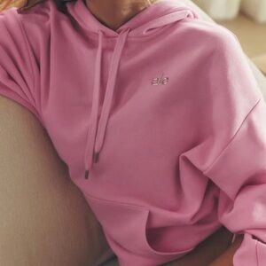 ALO Yoga Accolade Hoodie in Rose Pink